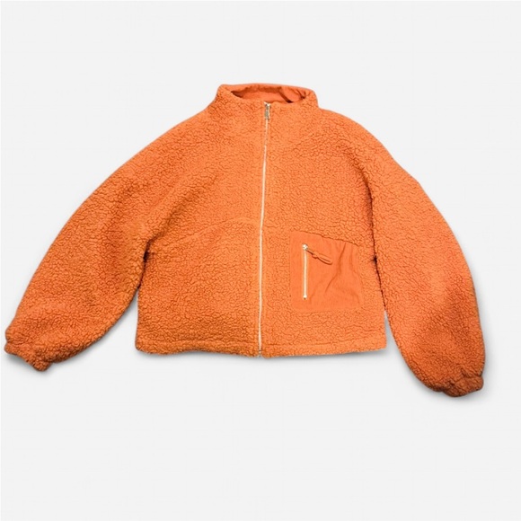 NWT Women’s Zip up Sherpa Jacket
Sizes SM/MED/LG - Picture 5 of 13